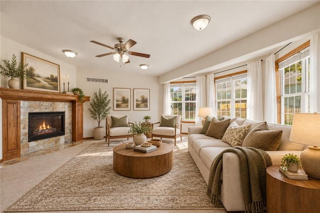 3904 SW Briarwood Oaks Drive, Blue Springs, MO