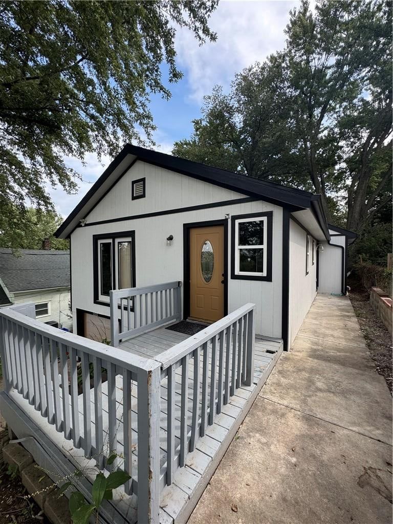 105 City Park Drive, Kansas City, KS: listing photo 2