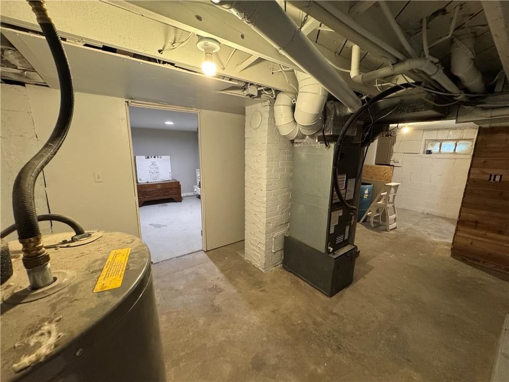 Photo 15 of 16 - 105 City Park Drive, Kansas City, KS 66102