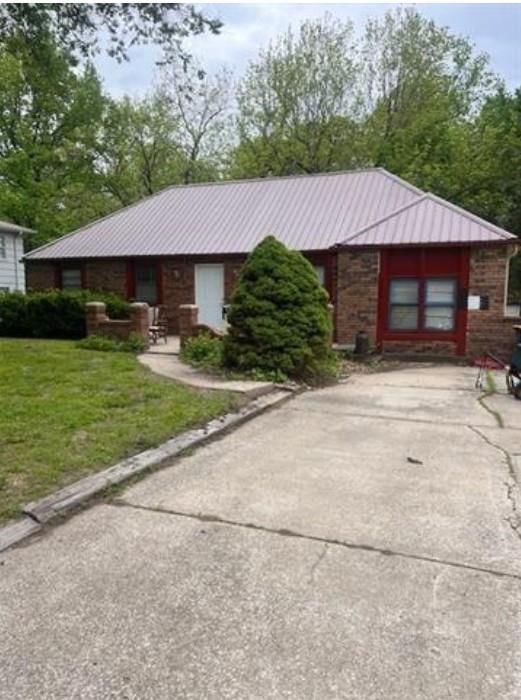 6907 NW 72nd Terrace, Kansas City, MO