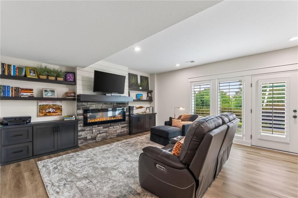 14670 Thousand Oaks Place — photo 58