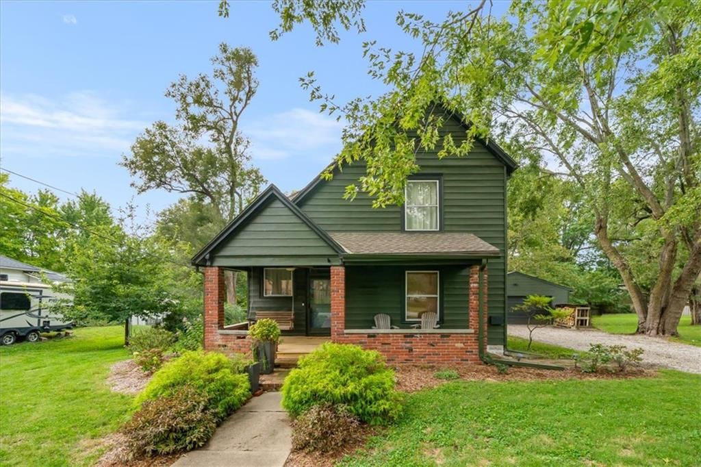 579 E Loula Street, Olathe, KS: listing photo 2