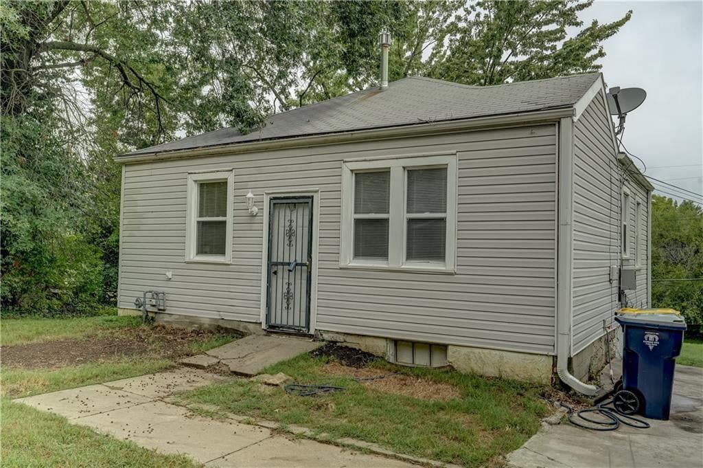Photo 13 of 41 - 7411 E 83rd Street, Kansas City, MO 64138