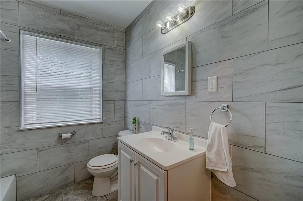 Photo 25 of 41 - 7411 E 83rd Street, Kansas City, MO 64138