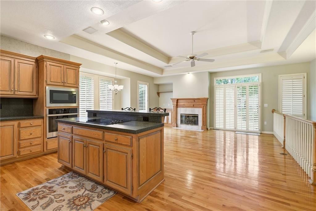 Photo 16 of 36 - 12440 Long Street, Overland Park, KS 66215