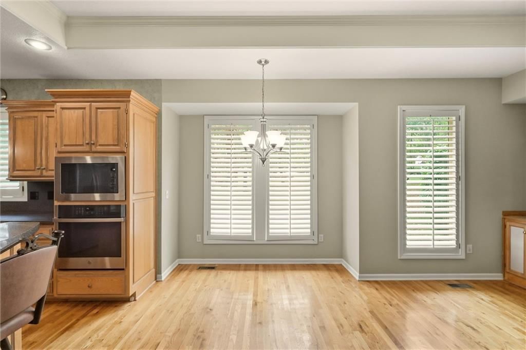 Photo 18 of 36 - 12440 Long Street, Overland Park, KS 66215
