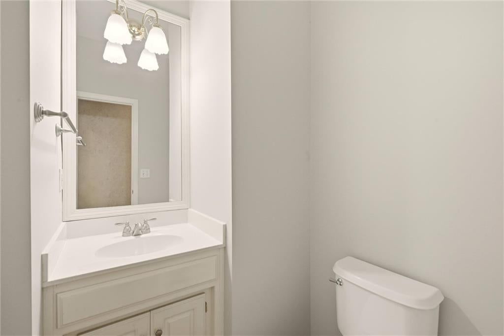 Photo 19 of 36 - 12440 Long Street, Overland Park, KS 66215