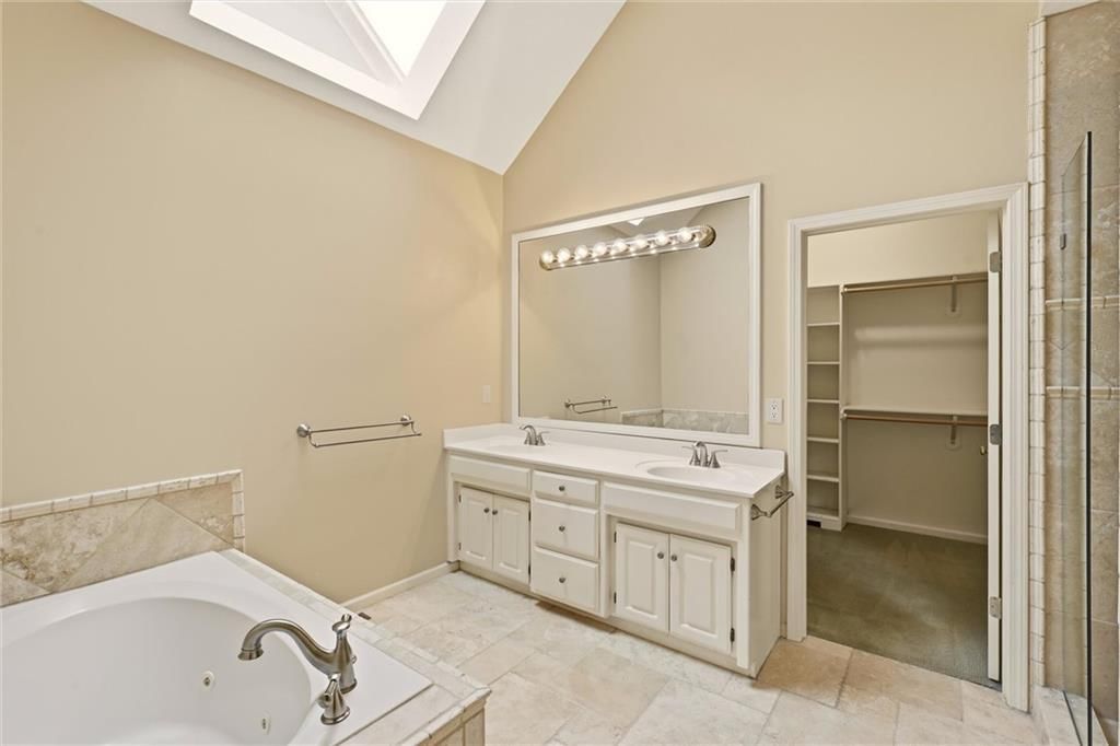 Photo 24 of 36 - 12440 Long Street, Overland Park, KS 66215