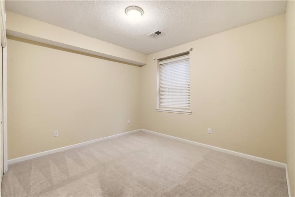 Photo 30 of 36 - 12440 Long Street, Overland Park, KS 66215