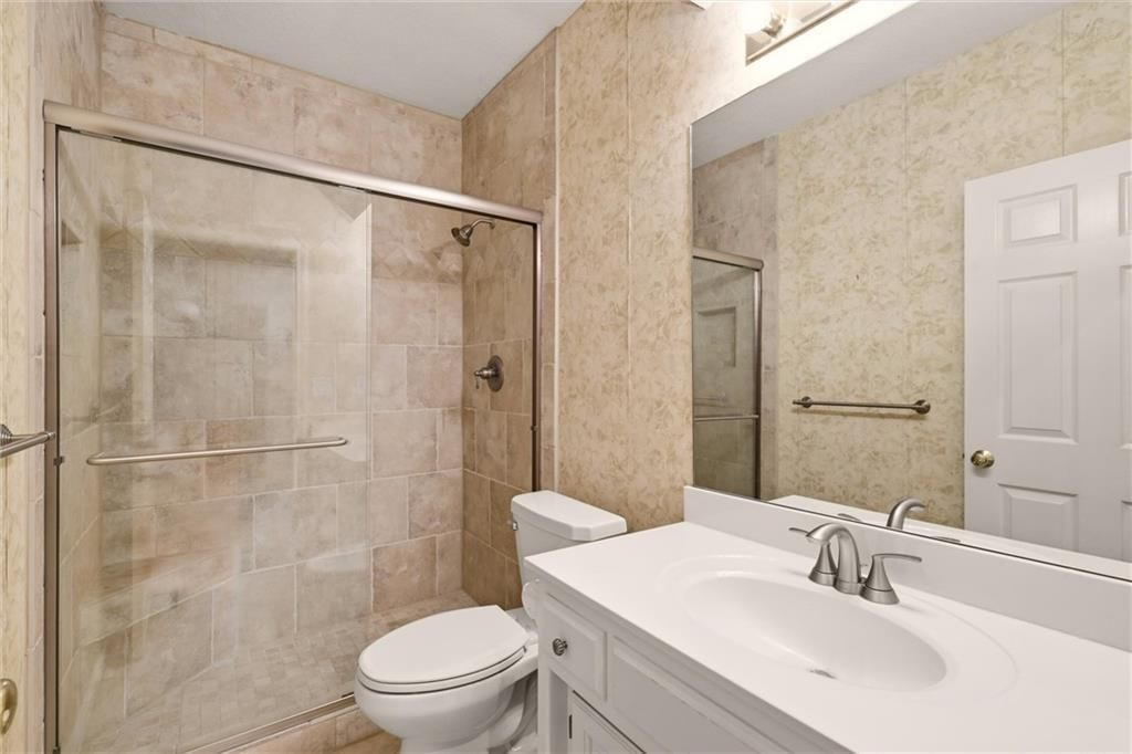 Photo 34 of 36 - 12440 Long Street, Overland Park, KS 66215