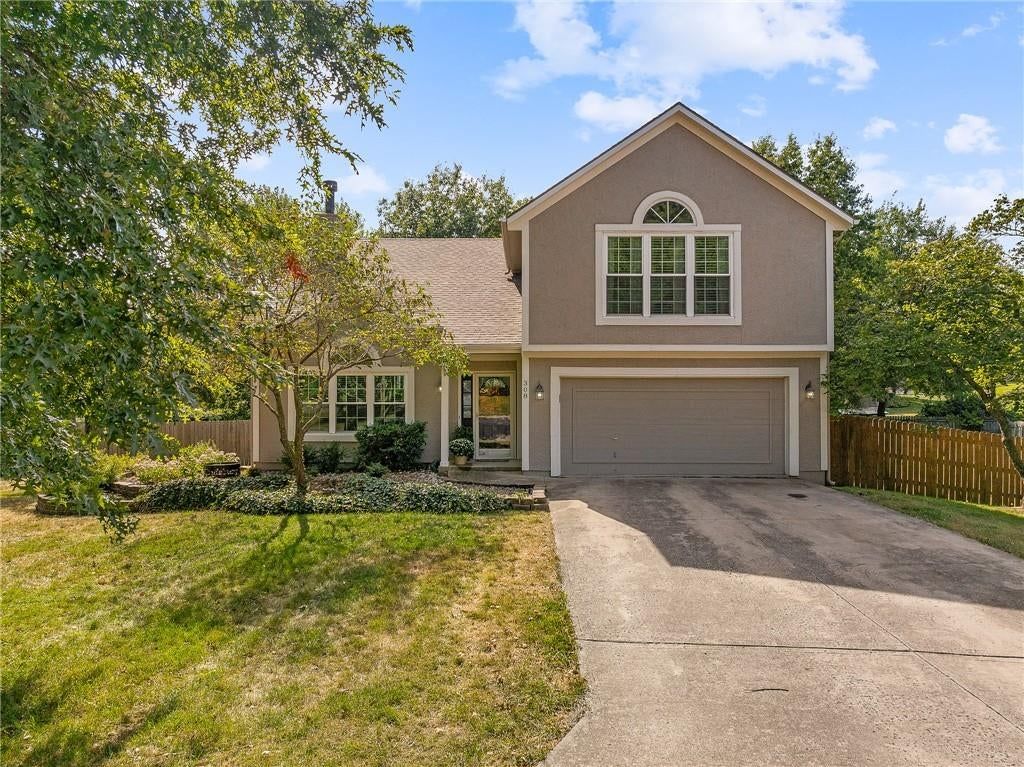 308 N 15th Street, Louisburg, KS