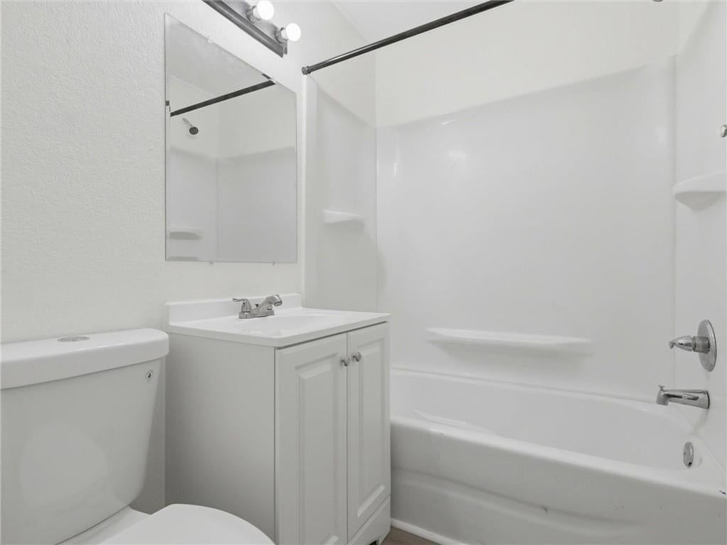 2309 S Crescent Avenue — photo 12
