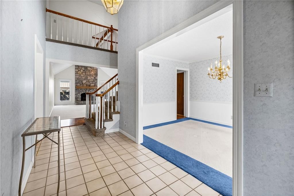 Photo 6 of 53 - 10546 Westgate Street, Overland Park, KS 66215