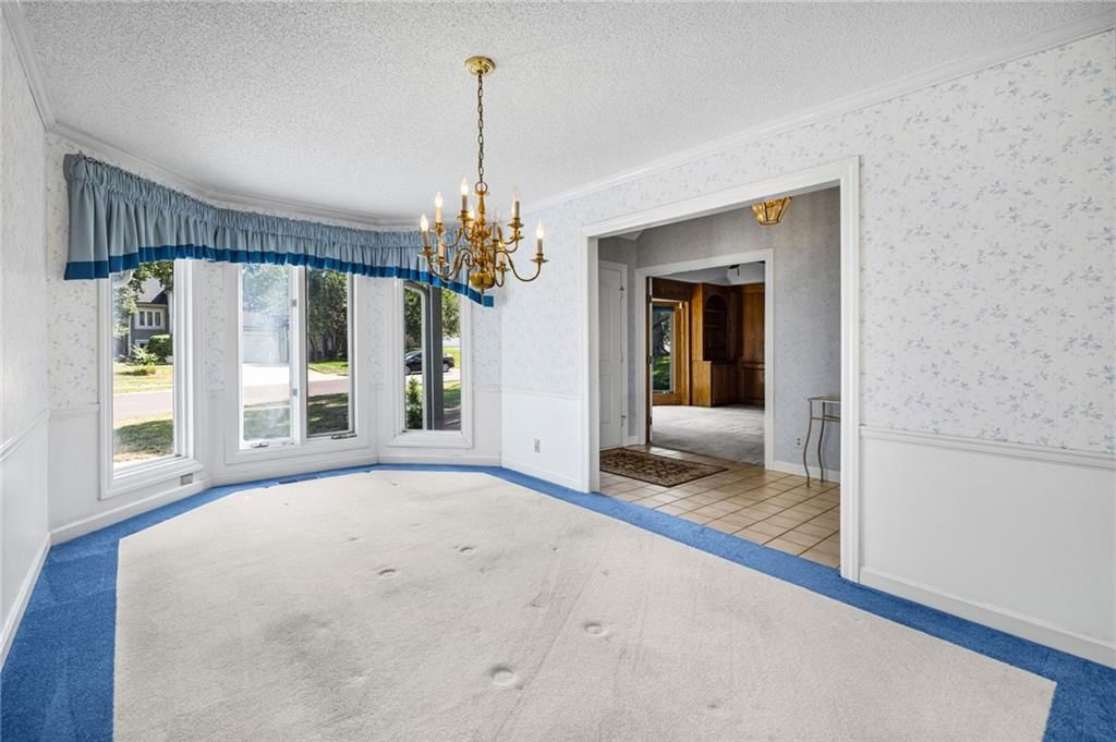 Photo 12 of 53 - 10546 Westgate Street, Overland Park, KS 66215