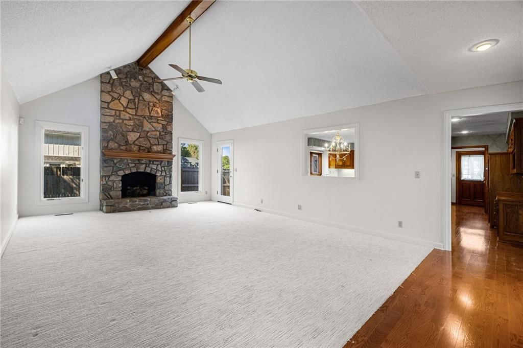 Photo 13 of 53 - 10546 Westgate Street, Overland Park, KS 66215