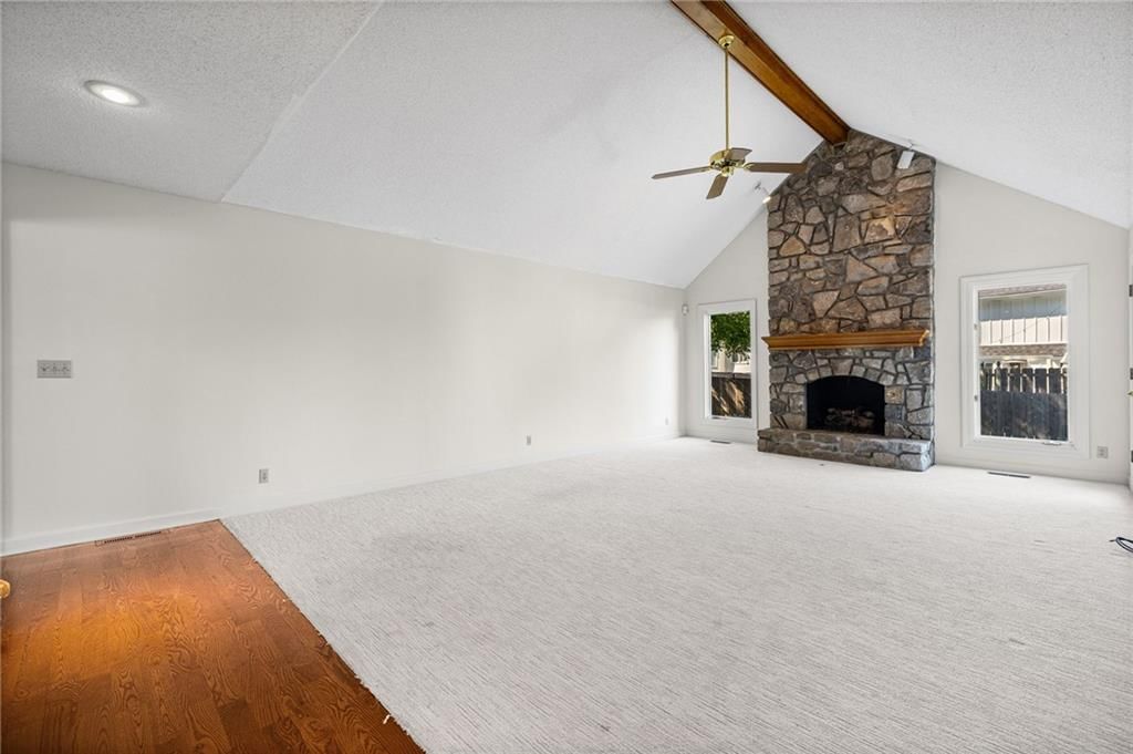 Photo 15 of 53 - 10546 Westgate Street, Overland Park, KS 66215