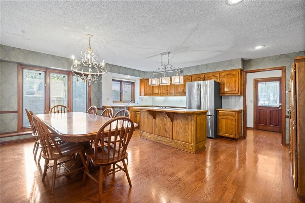 Photo 17 of 53 - 10546 Westgate Street, Overland Park, KS 66215