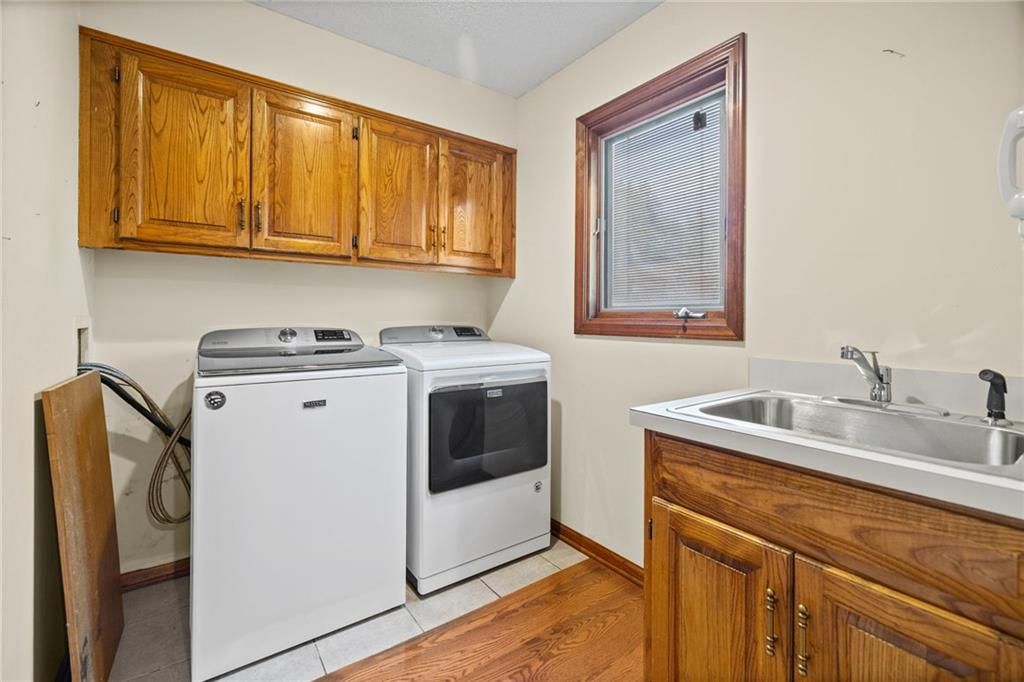Photo 21 of 53 - 10546 Westgate Street, Overland Park, KS 66215