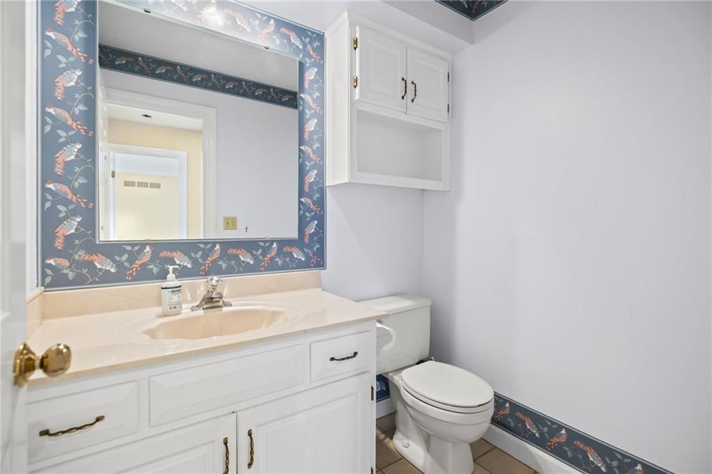 Photo 22 of 53 - 10546 Westgate Street, Overland Park, KS 66215