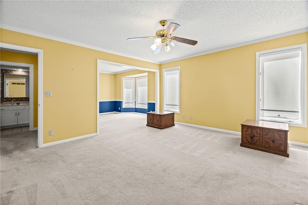 Photo 24 of 53 - 10546 Westgate Street, Overland Park, KS 66215