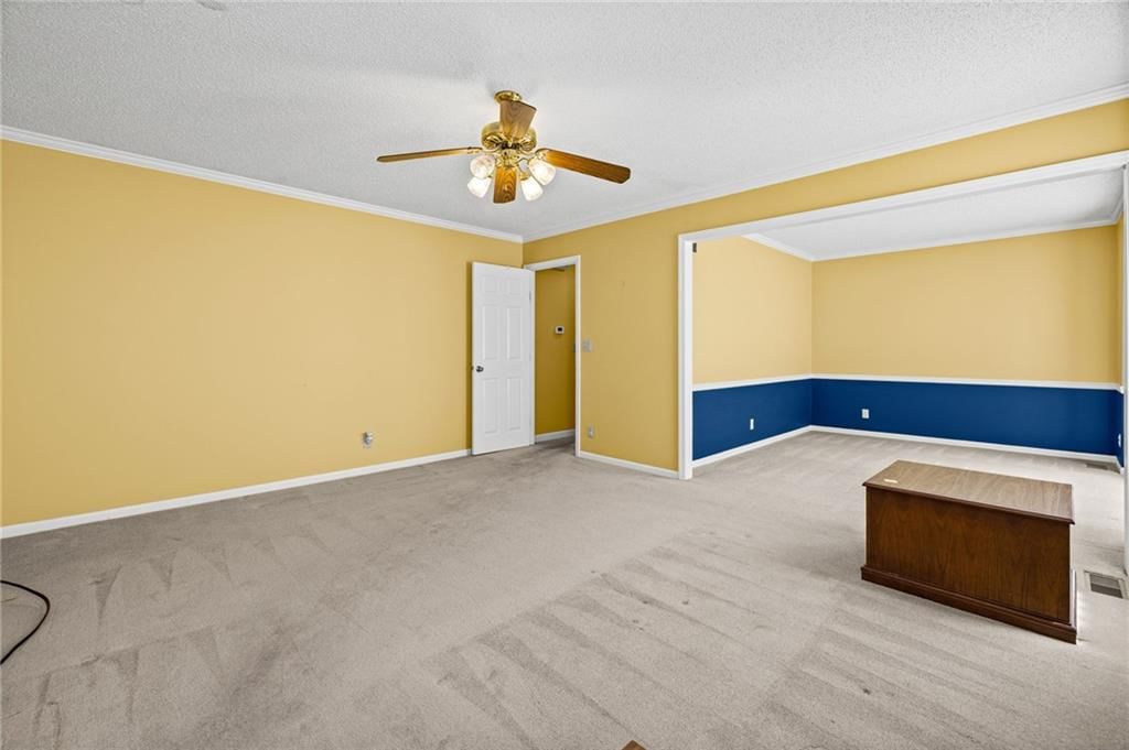 Photo 25 of 53 - 10546 Westgate Street, Overland Park, KS 66215
