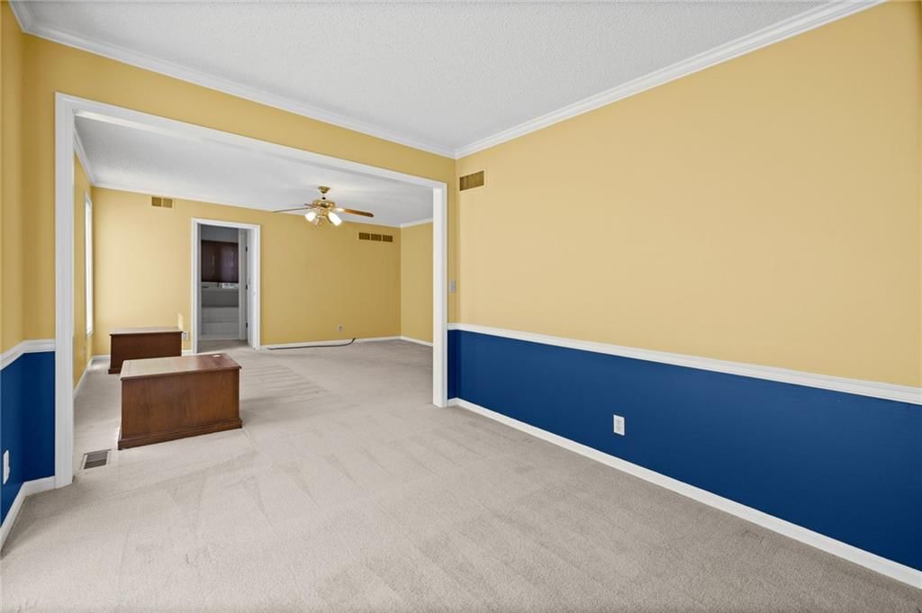 Photo 27 of 53 - 10546 Westgate Street, Overland Park, KS 66215