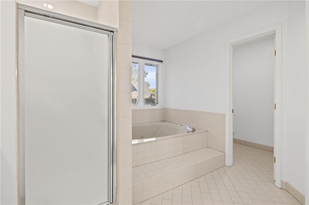 Photo 30 of 53 - 10546 Westgate Street, Overland Park, KS 66215