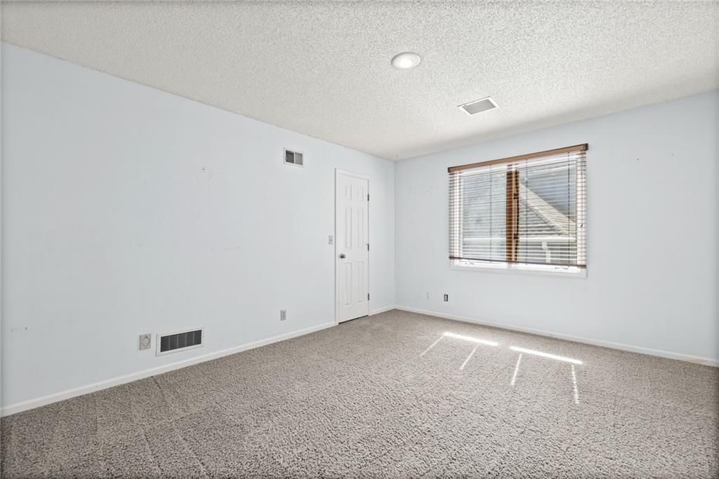 Photo 43 of 53 - 10546 Westgate Street, Overland Park, KS 66215