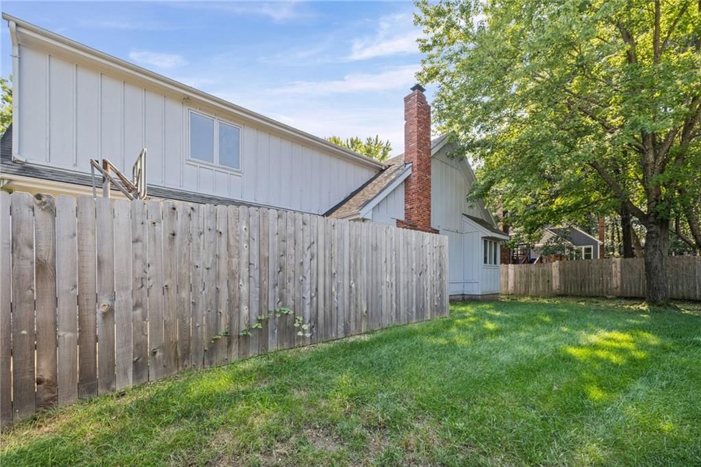 Photo 50 of 53 - 10546 Westgate Street, Overland Park, KS 66215