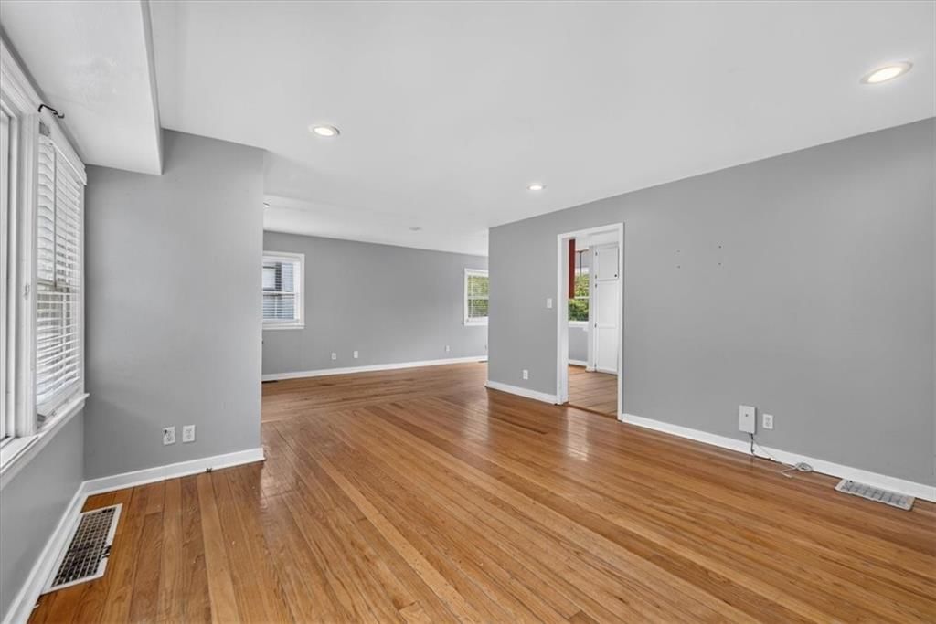 809 E 83rd Street — photo 10