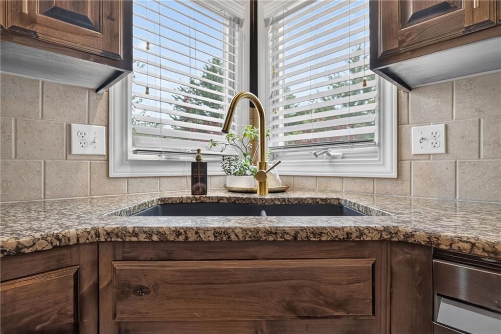 2929 Lewis Circle — photo 15