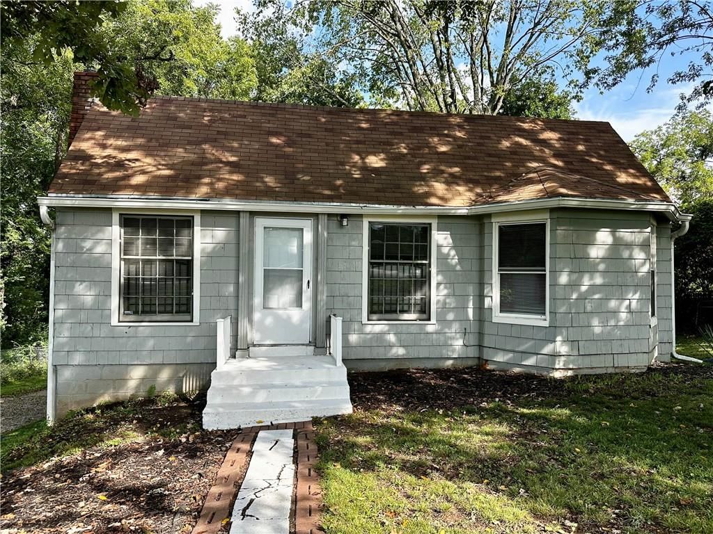 6800 Blue Parkway — photo 1