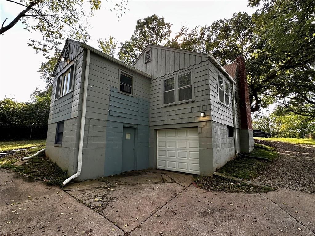 6800 Blue Parkway — photo 2