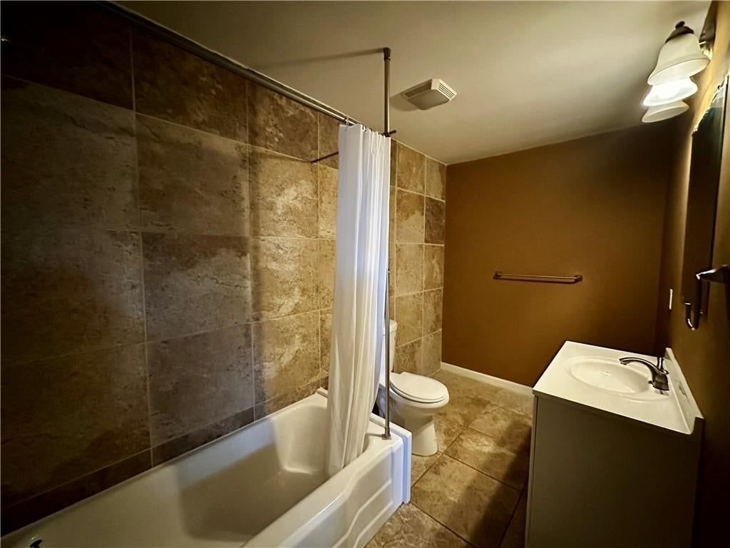 6800 Blue Parkway — photo 14