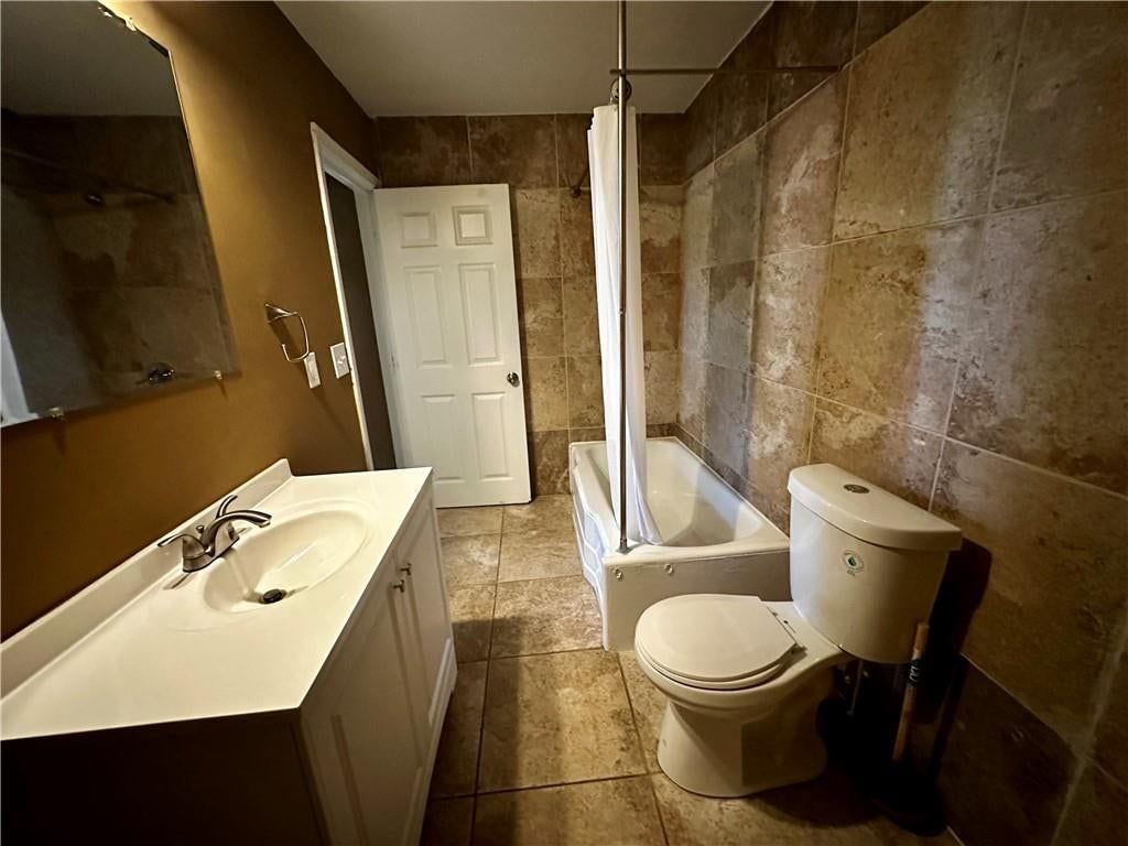 6800 Blue Parkway — photo 15