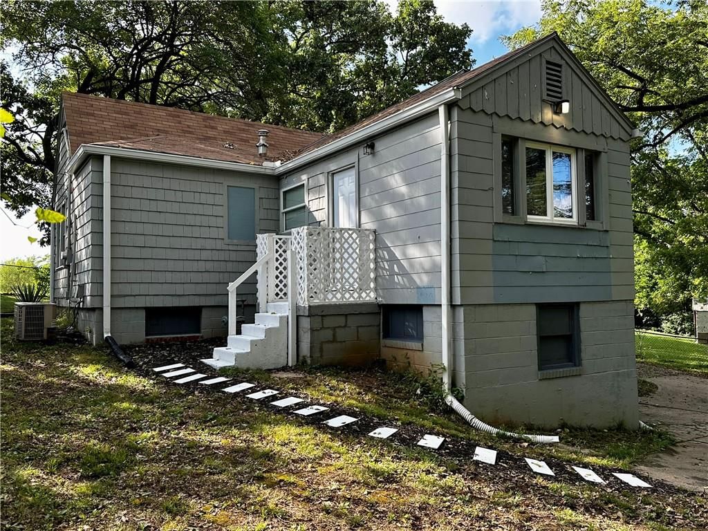 6800 Blue Parkway — photo 29