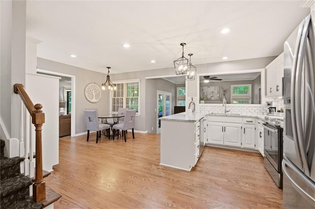 8529 Hall Street — photo 14