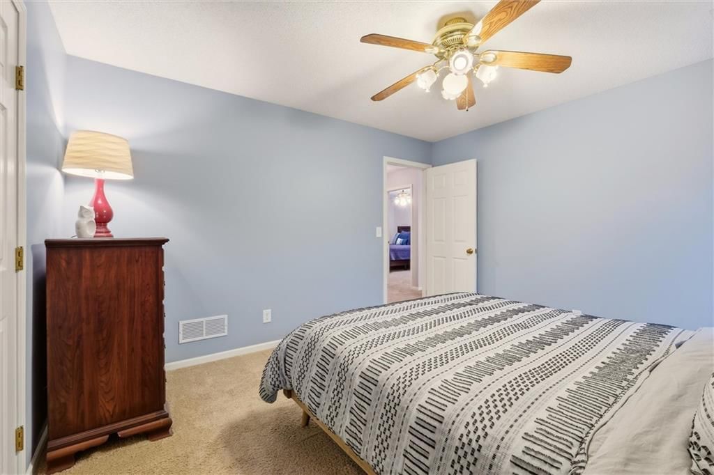 8529 Hall Street — photo 27