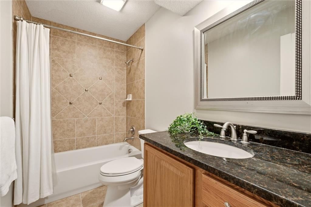 8529 Hall Street — photo 30