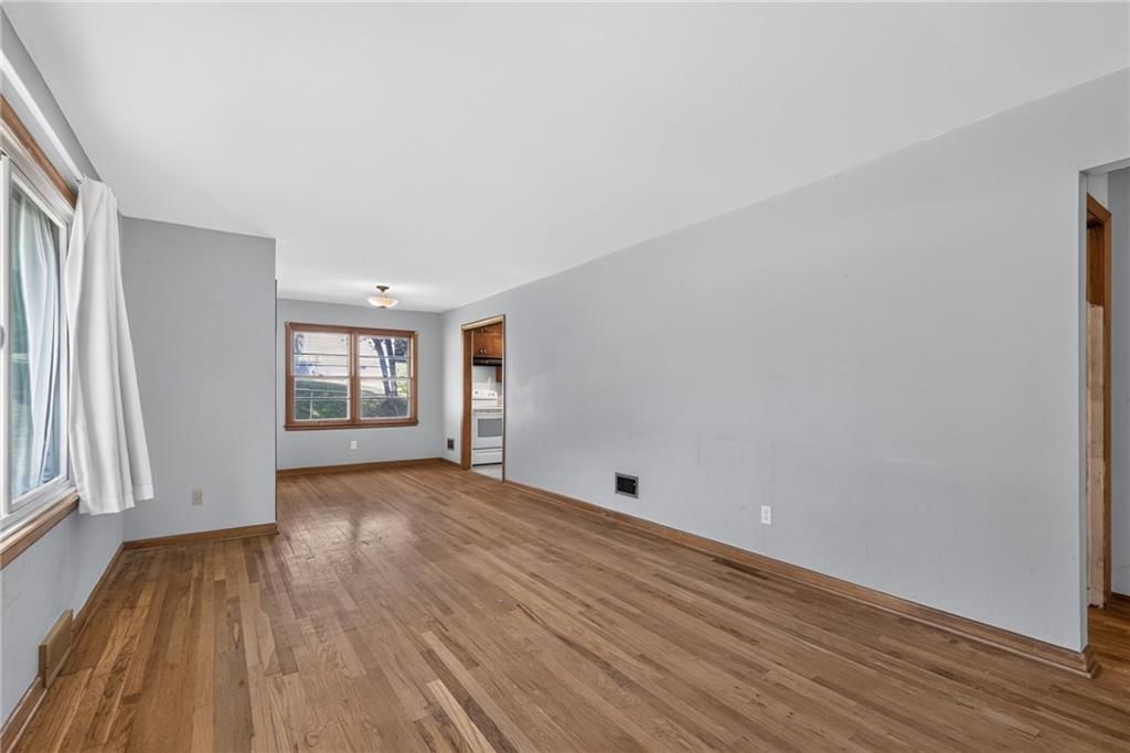 127 Woods Street — photo 17