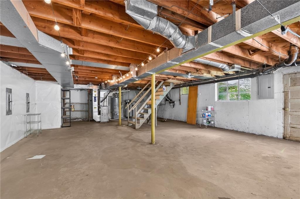 127 Woods Street — photo 32