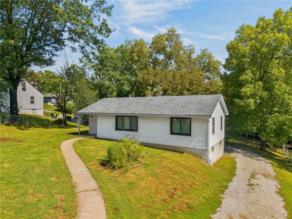 127 Woods Street, Excelsior Springs, MO: listing photo 3