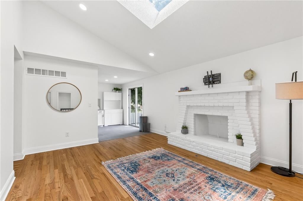 10512 N Oak Trafficway — photo 9