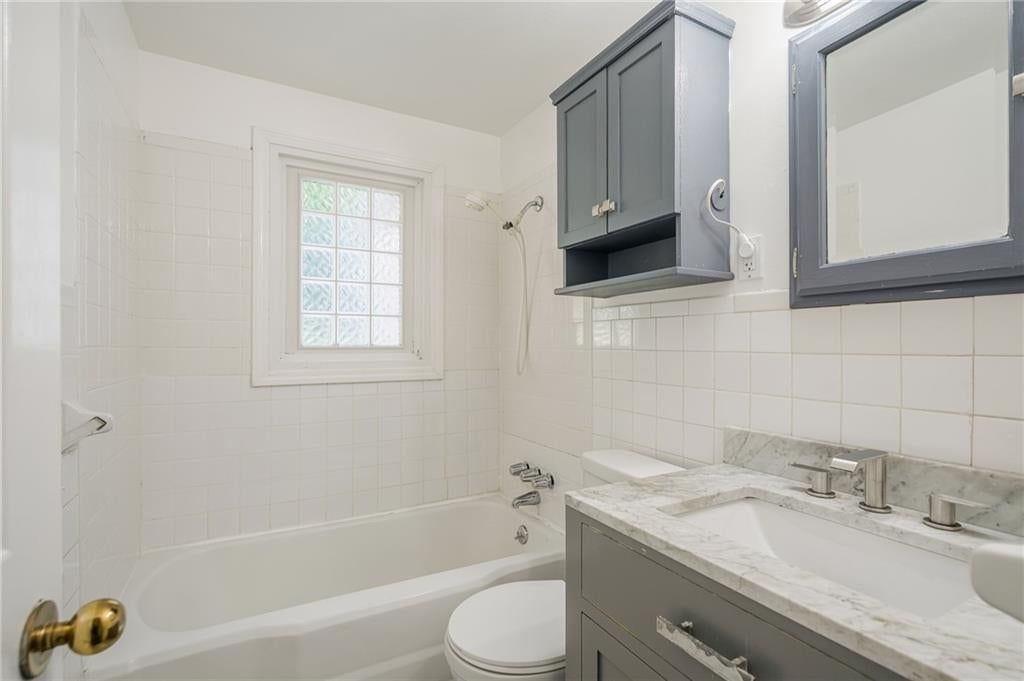 4301 W 62nd Terrace — photo 32