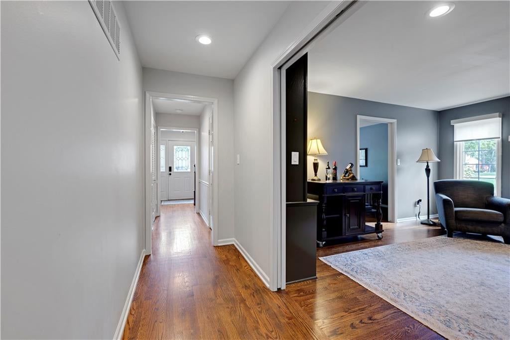 7900 Sagamore Road — photo 11