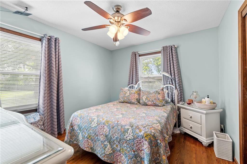 1103 W Ashbury Street — photo 11