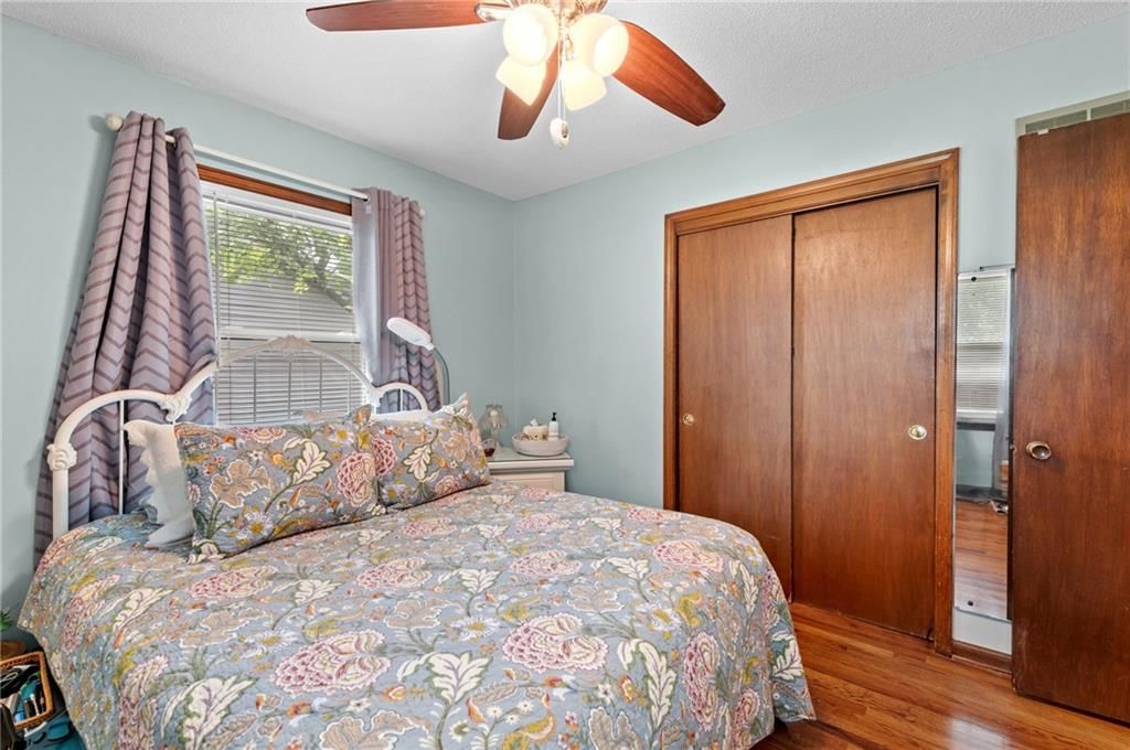 1103 W Ashbury Street — photo 12