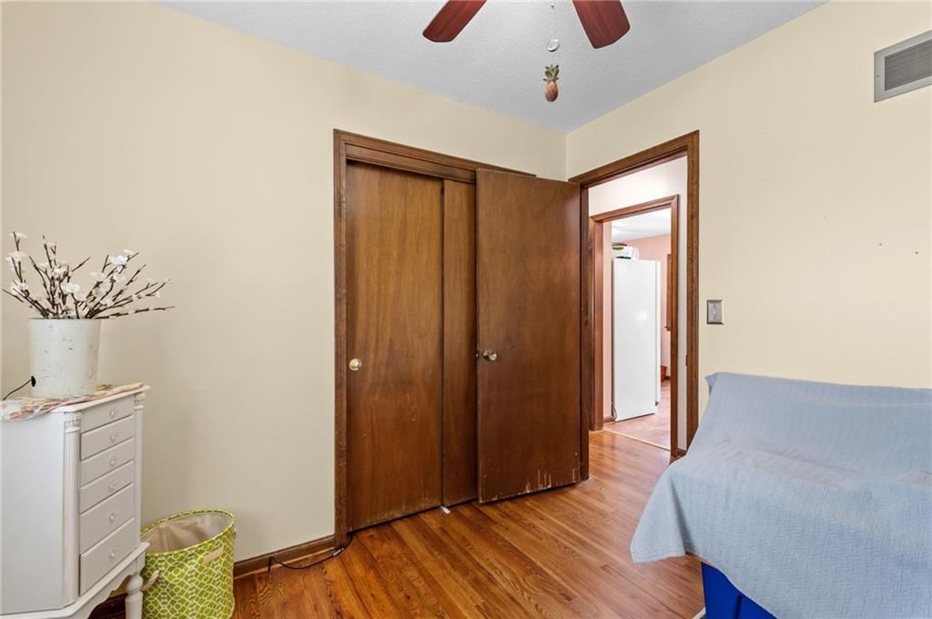 1103 W Ashbury Street — photo 16