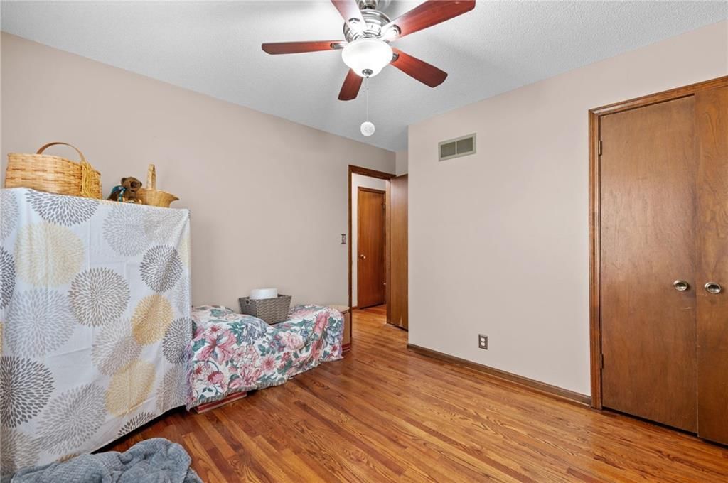 1103 W Ashbury Street — photo 18