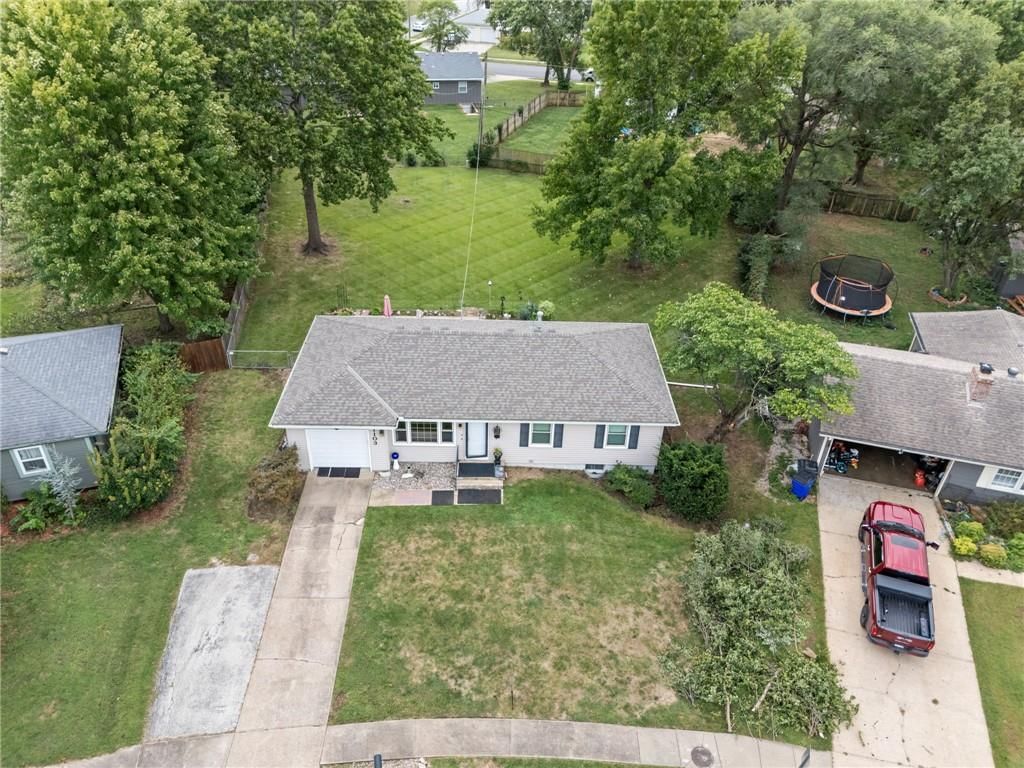 1103 W Ashbury Street — photo 29